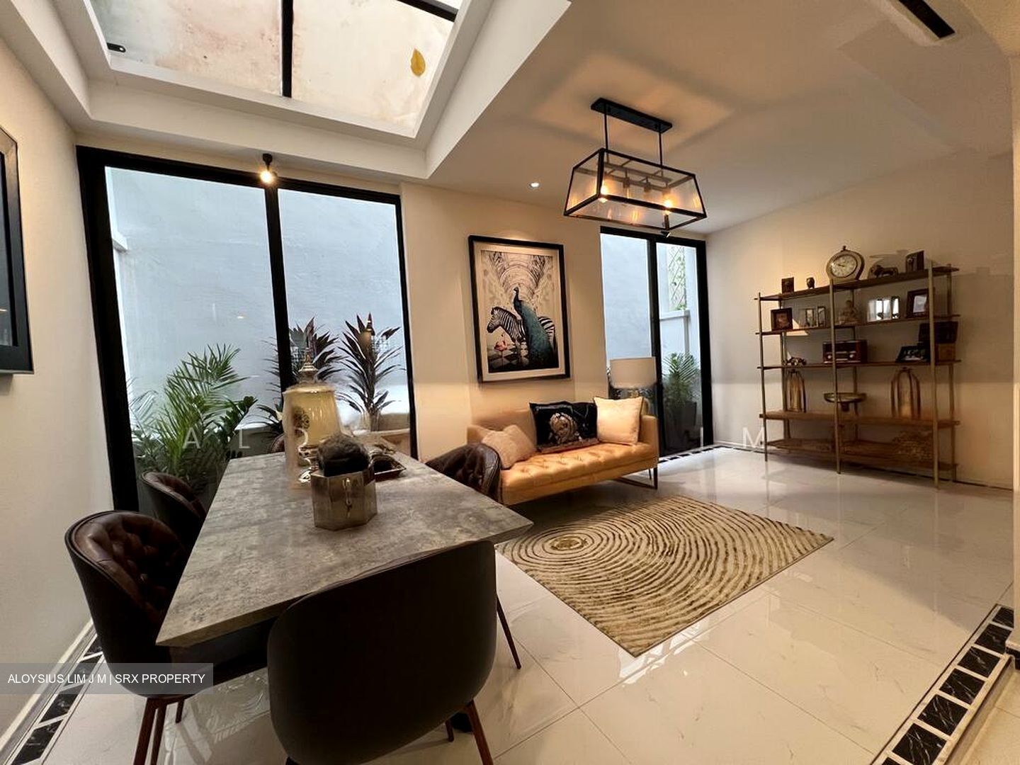 Kew Gate (D16), Terrace #501794471